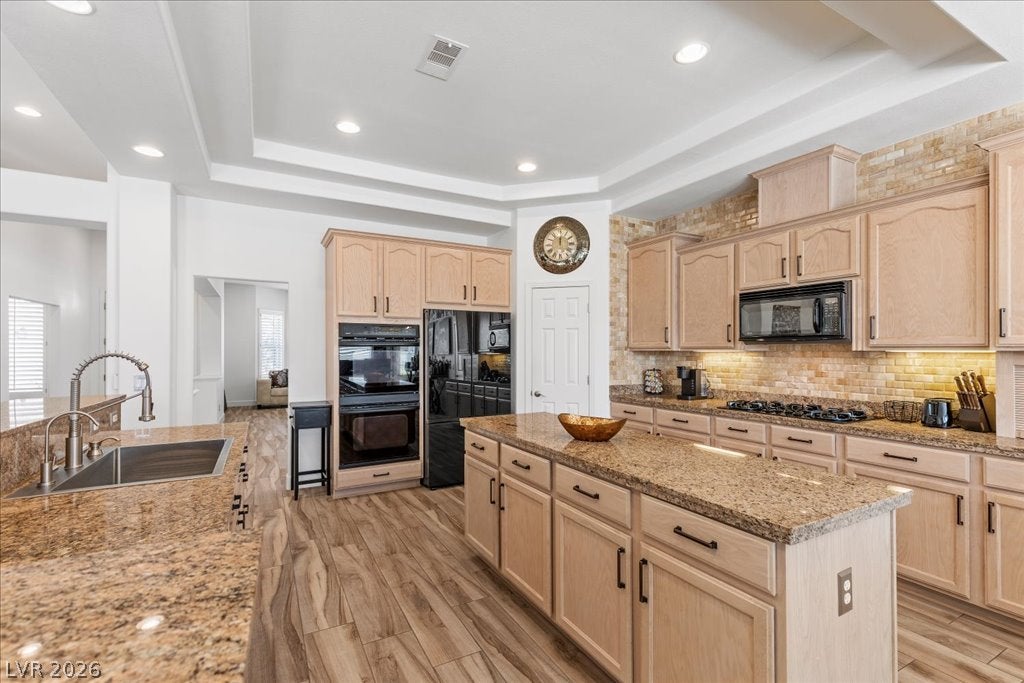 2204 Trident Maple St, Las Vegas, NV 89117 photo