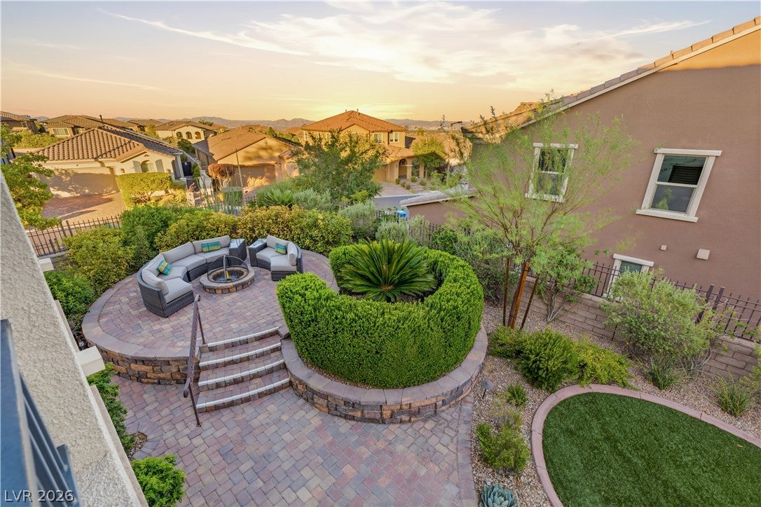 12225 Los Mares Ln, Las Vegas, NV 89138 photo