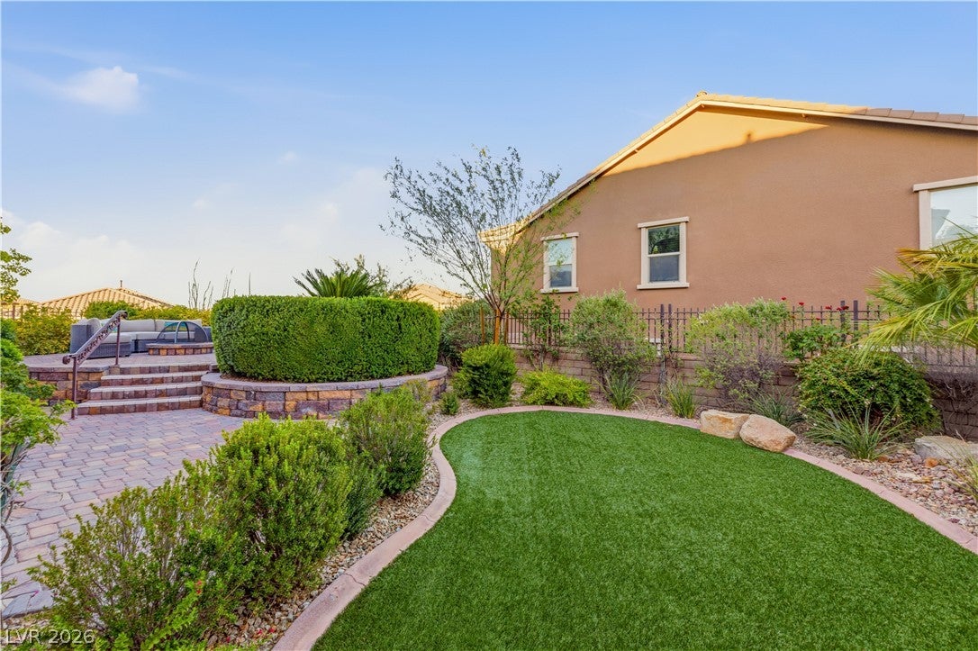 12225 Los Mares Ln, Las Vegas, NV 89138 photo