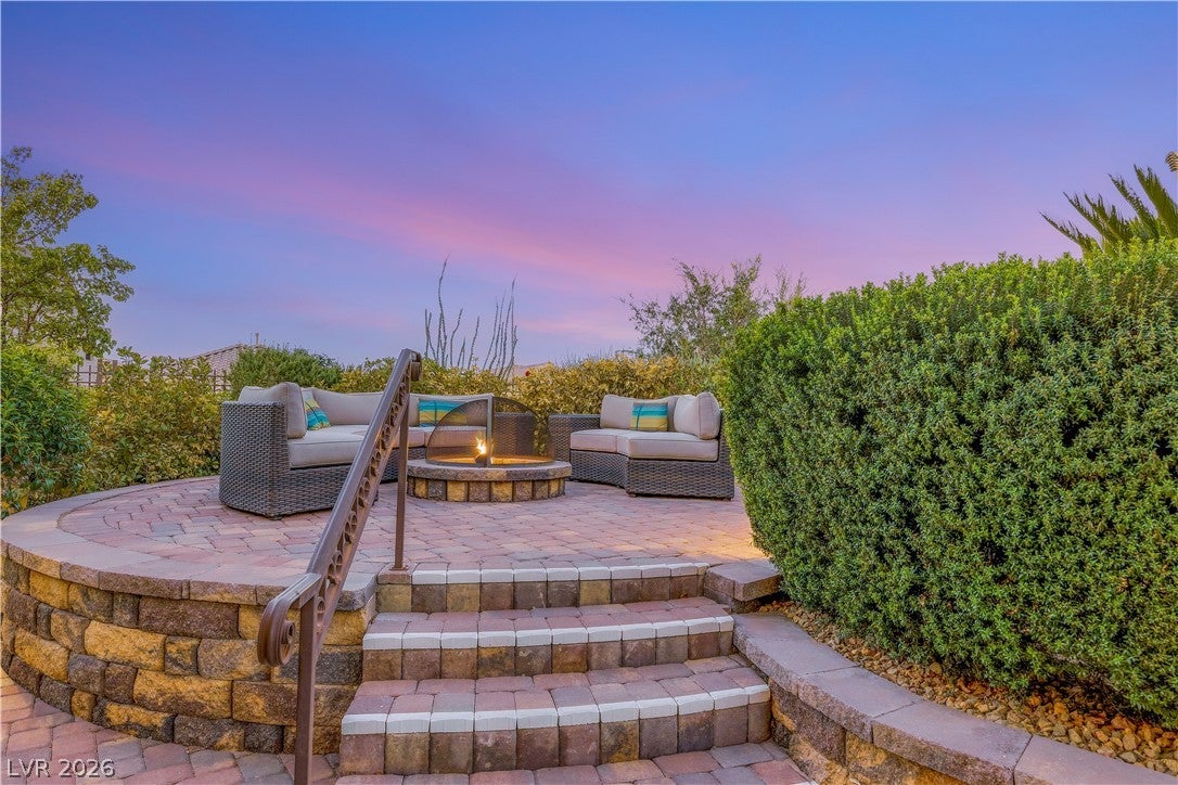 12225 Los Mares Ln, Las Vegas, NV 89138 photo