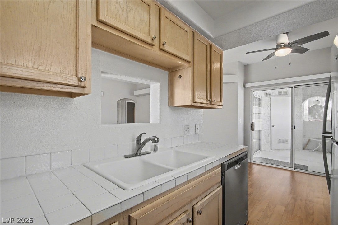 517 Indian Princess Dr #201, Las Vegas, NV 89145 photo