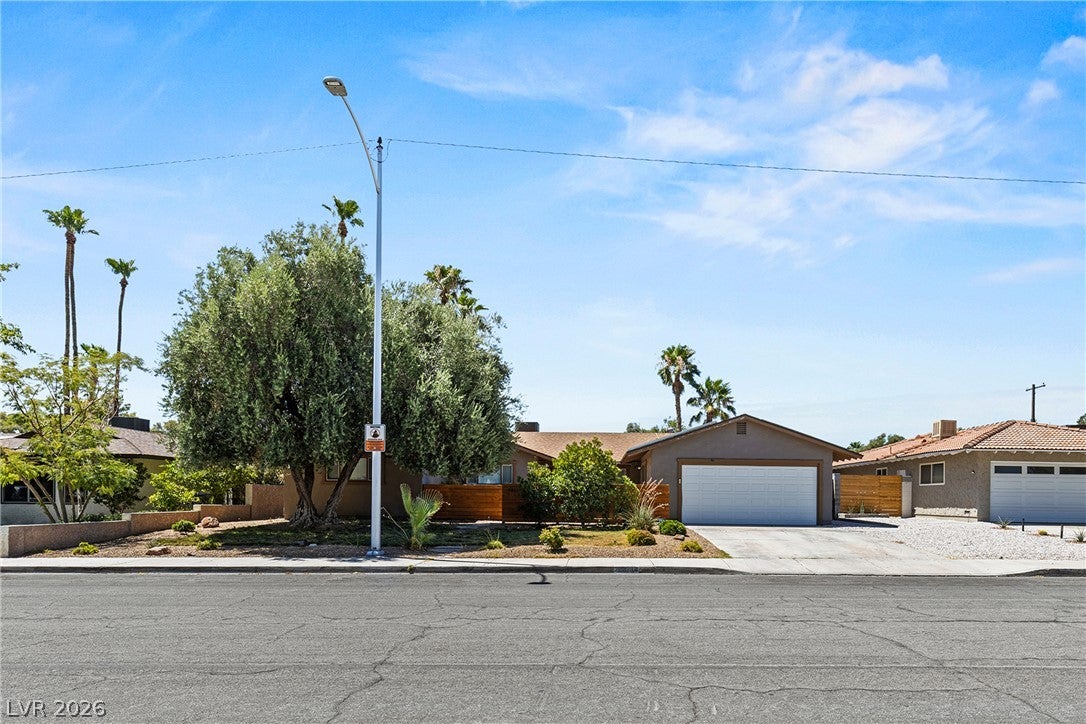 2813 Bryant Ave, Las Vegas, NV 89102 photo