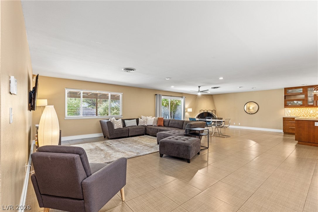 2813 Bryant Ave, Las Vegas, NV 89102 photo