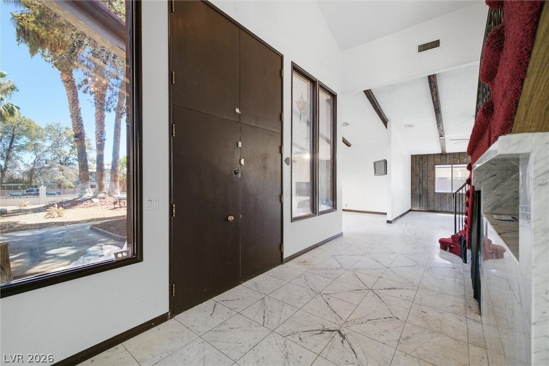 3075 Rosanna St, Las Vegas, NV 89117 photo