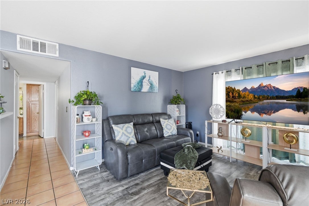 3065 Casey Dr, Las Vegas, NV 89120