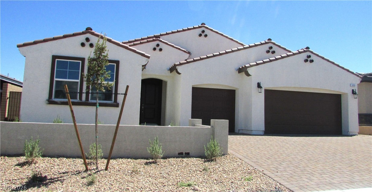 1000 Gentle Swan, Henderson, NV 89011
