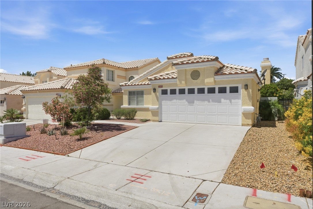 2313 Diamondback Dr, Las Vegas, NV 89117 photo