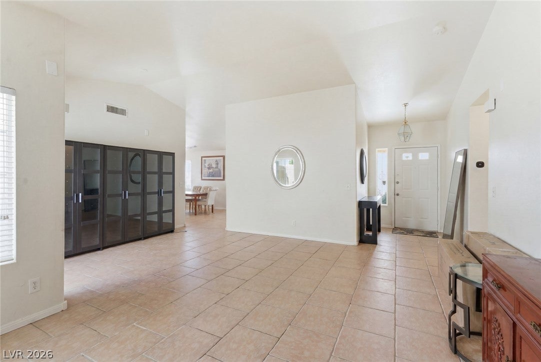 2313 Diamondback Dr, Las Vegas, NV 89117 photo