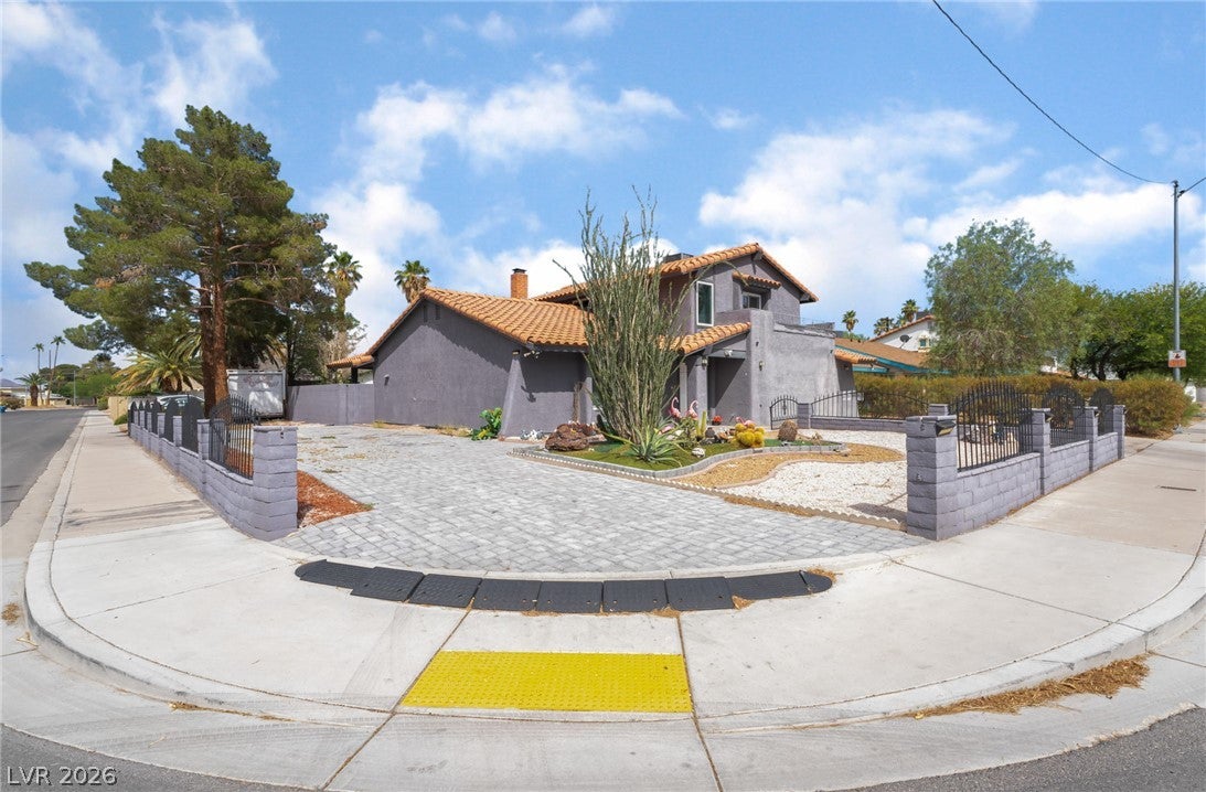 3400 Sioux Way, Las Vegas, NV 89169 photo