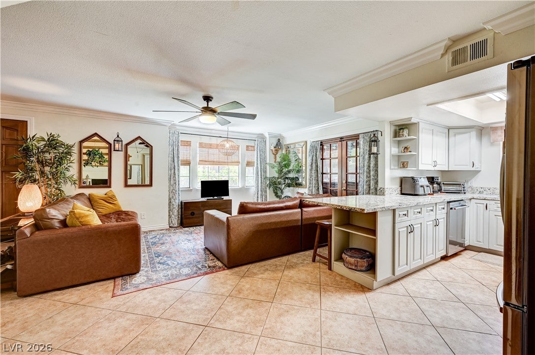 5889 Laredo St, Las Vegas, NV 89146 photo