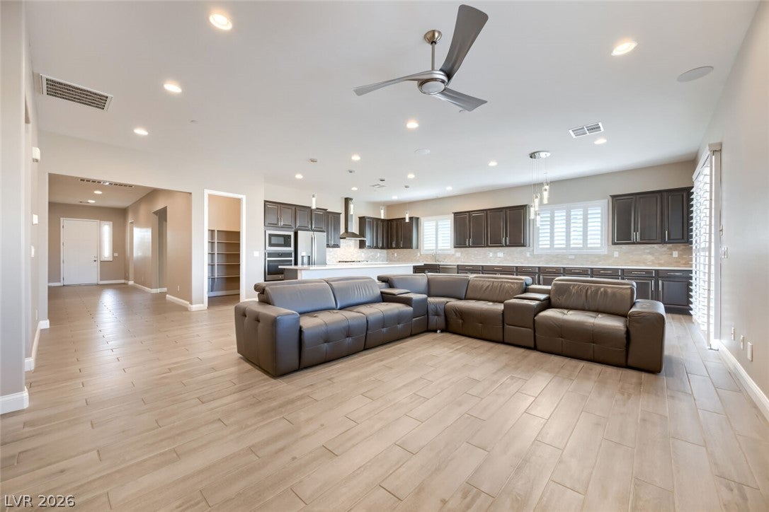 617 Comodo St, Henderson, NV 89011 photo