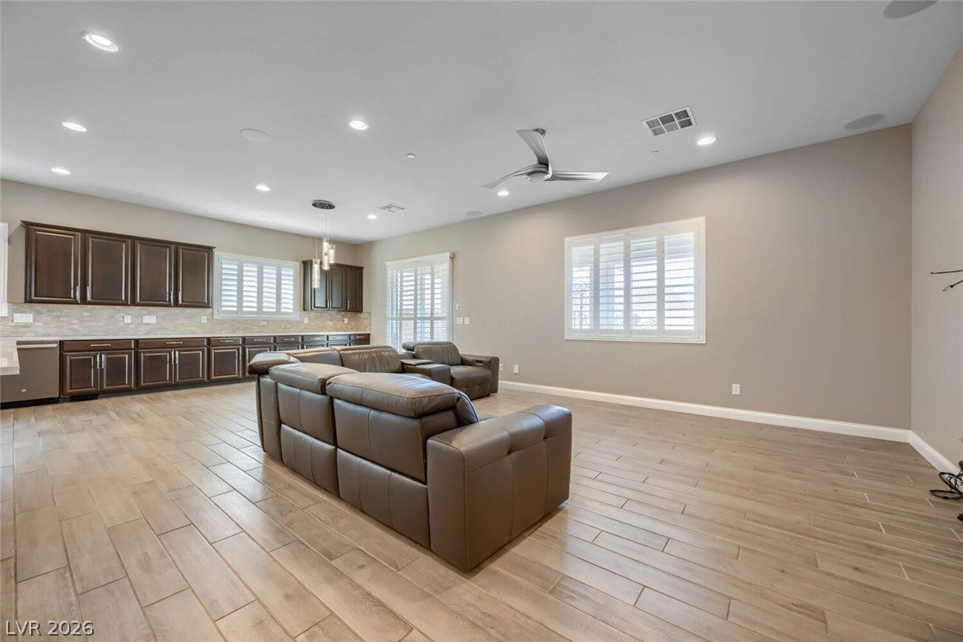 617 Comodo St, Henderson, NV 89011 photo