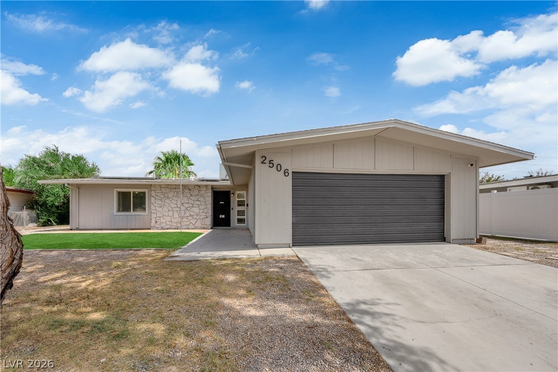 2506 Winterwood Blvd, Las Vegas, NV 89142 photo