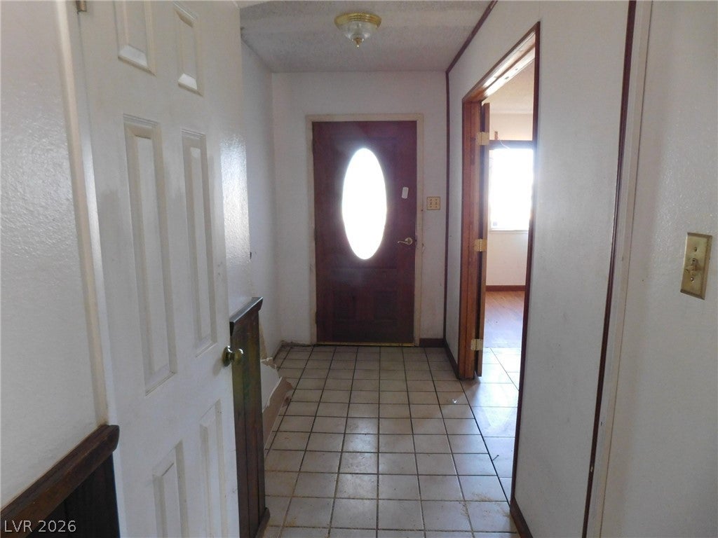 7105 Pinelake Rd, Las Vegas, NV 89145 photo