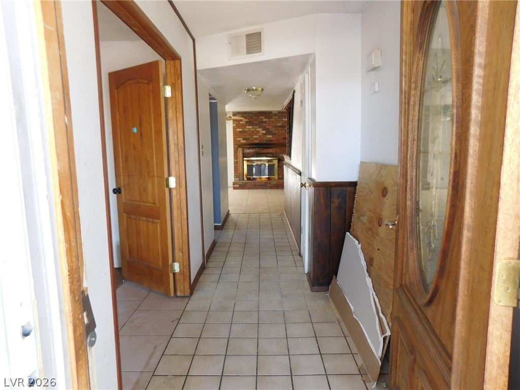 7105 Pinelake Rd, Las Vegas, NV 89145 photo