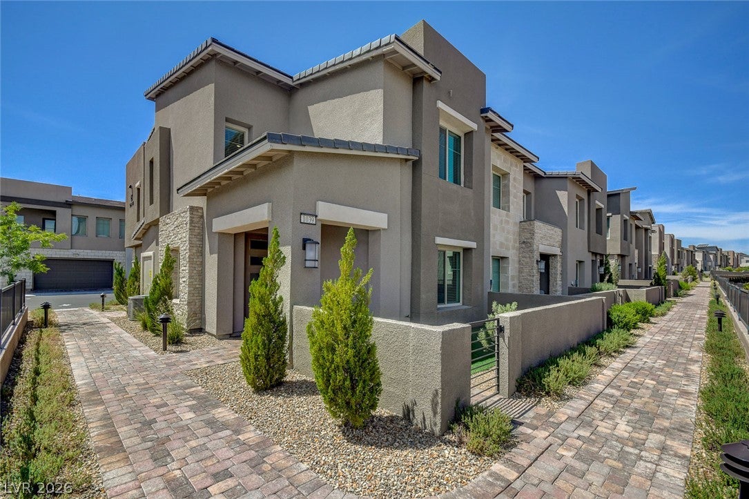 600 Carriage Hill Dr, Las Vegas, NV 89138