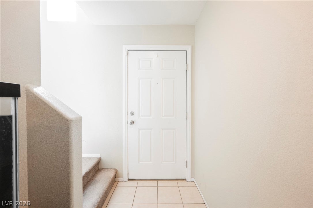 6682 Higger Tor Ave, Las Vegas, NV 89139 photo
