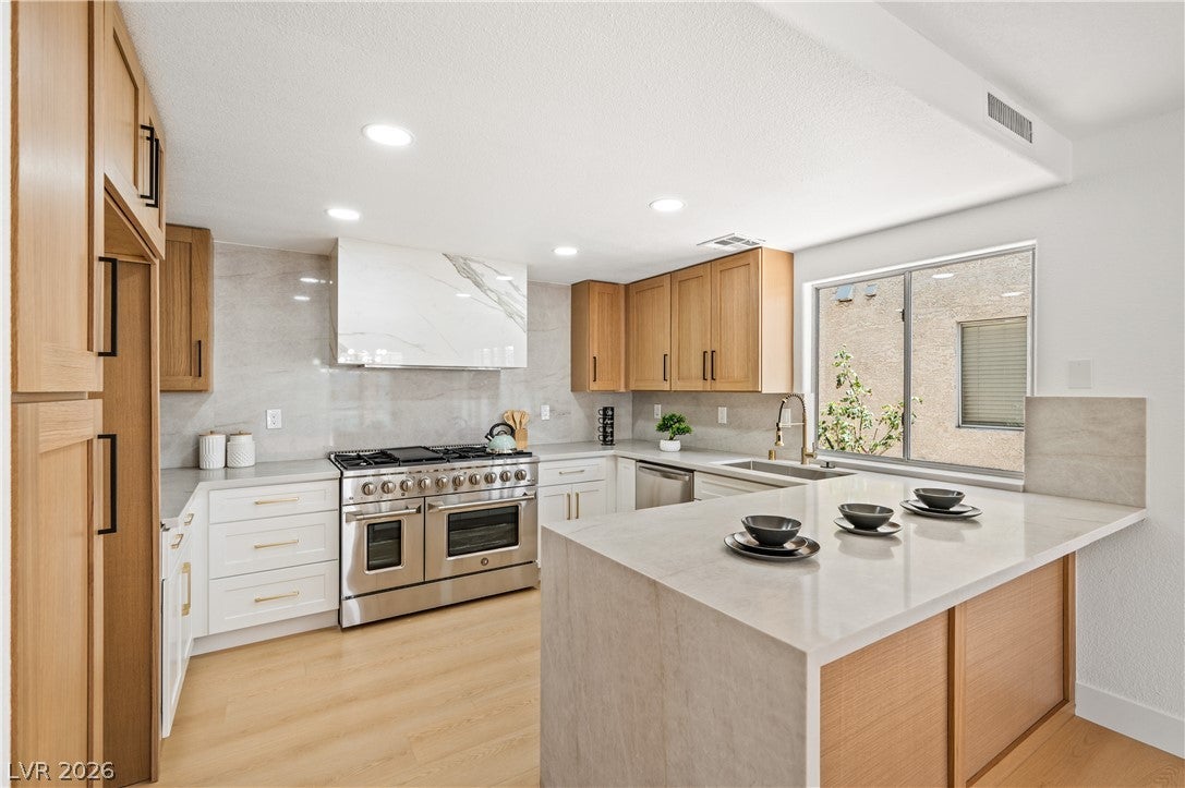 3033 Misty Harbor Dr, Las Vegas, NV 89117 photo