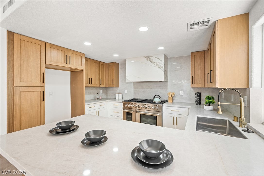 3033 Misty Harbor Dr, Las Vegas, NV 89117 photo