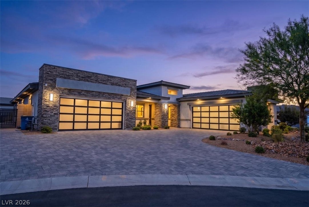 8320 Carlingford Ct, Las Vegas, NV 89113