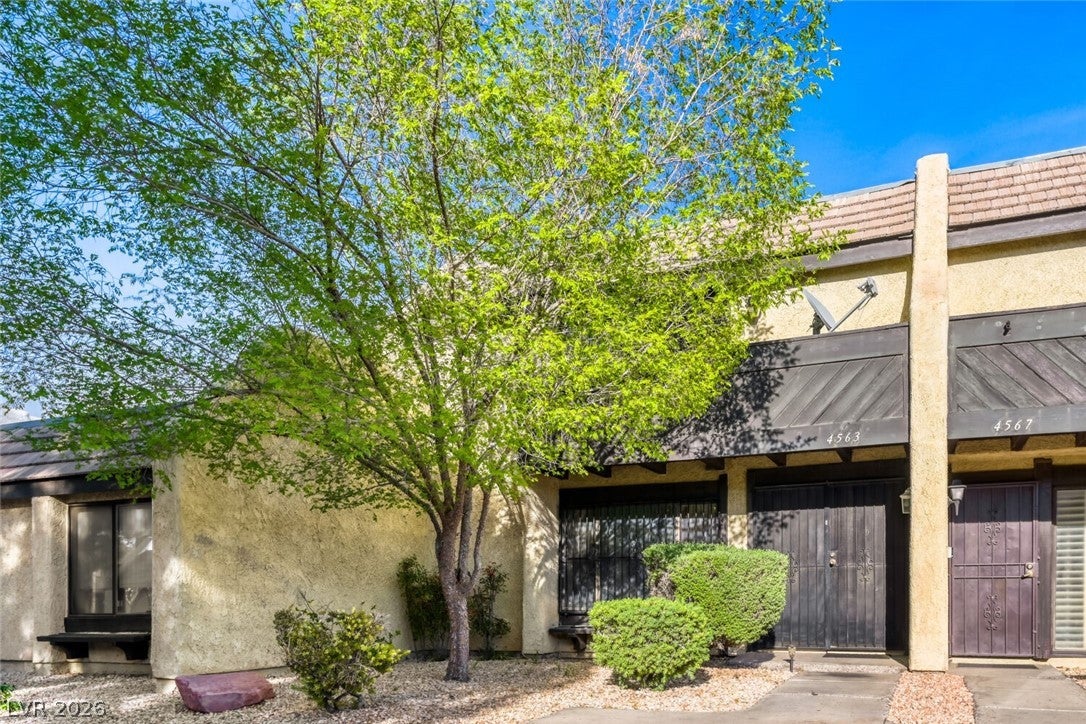 4563 Kenmare Way, Las Vegas, NV 89121 photo