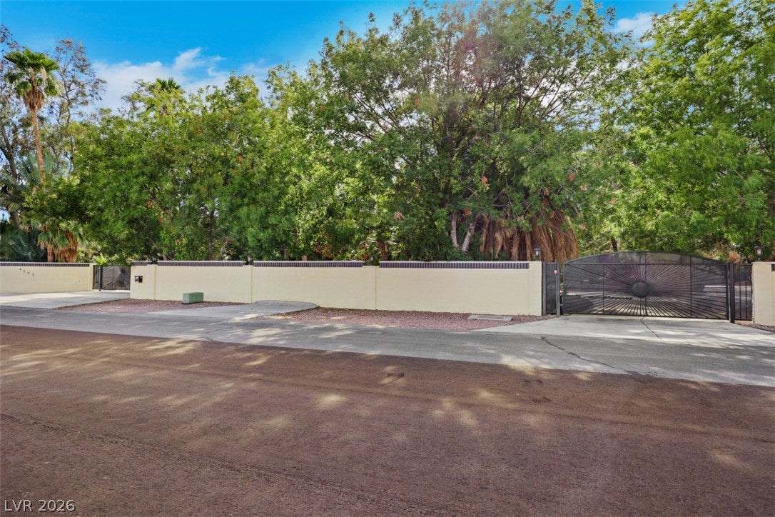 4301 Quadrel St, Las Vegas, NV 89129 photo
