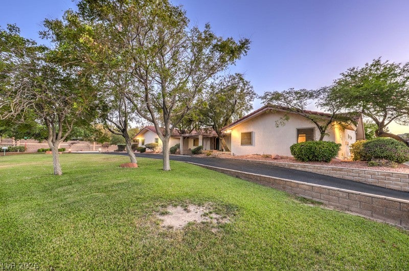 2135 S Cimarron Rd, Las Vegas, NV 89117 photo