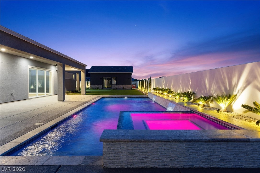 8840 Harvest Sunset St, Las Vegas, NV 89113 photo