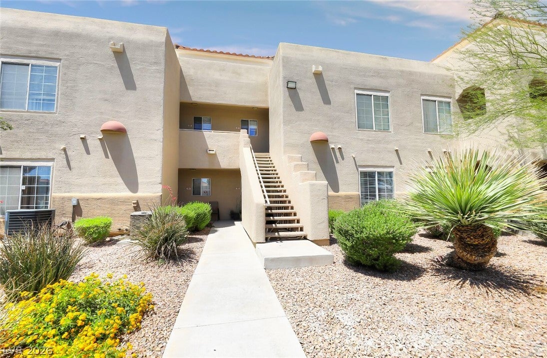 1909 Desert Falls Ct, Las Vegas, NV 89128
