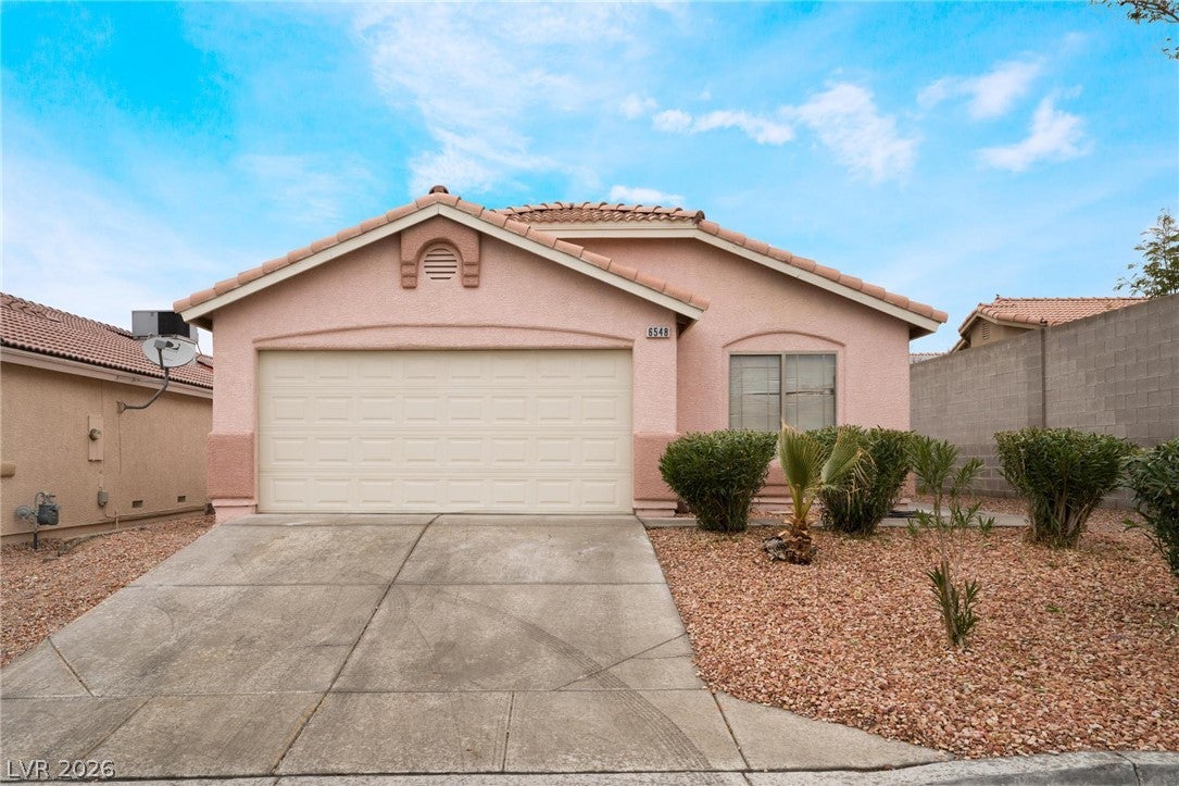 6548 Shining Sand Ave, Las Vegas, NV 89142 photo