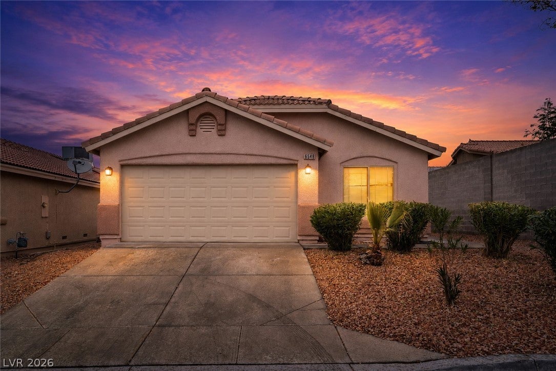6548 Shining Sand Ave, Las Vegas, NV 89142