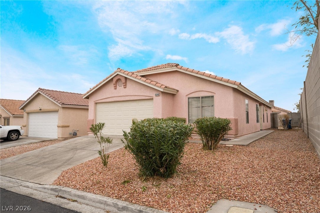 6548 Shining Sand Ave, Las Vegas, NV 89142 photo