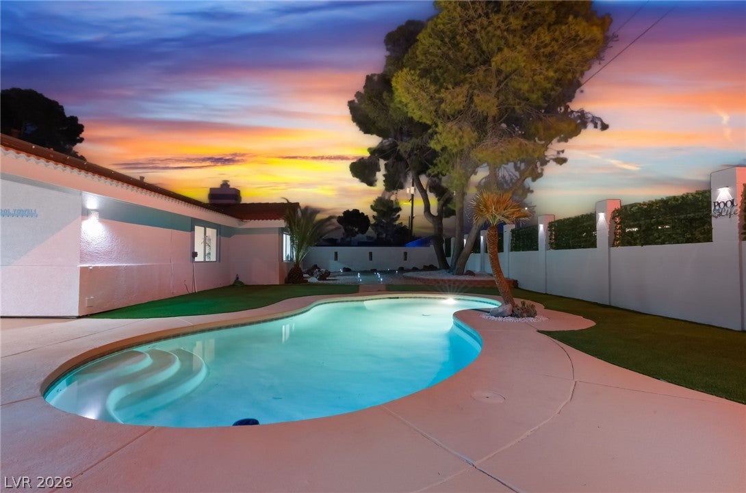 611 E Fairway Rd, Henderson, NV 89015 photo