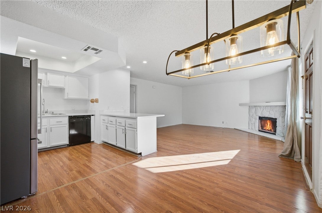 945 Falconhead Ln, Las Vegas, NV 89128