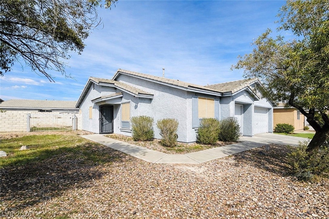2220 Fountain Valley Way, North Las Vegas, NV 89031 photo