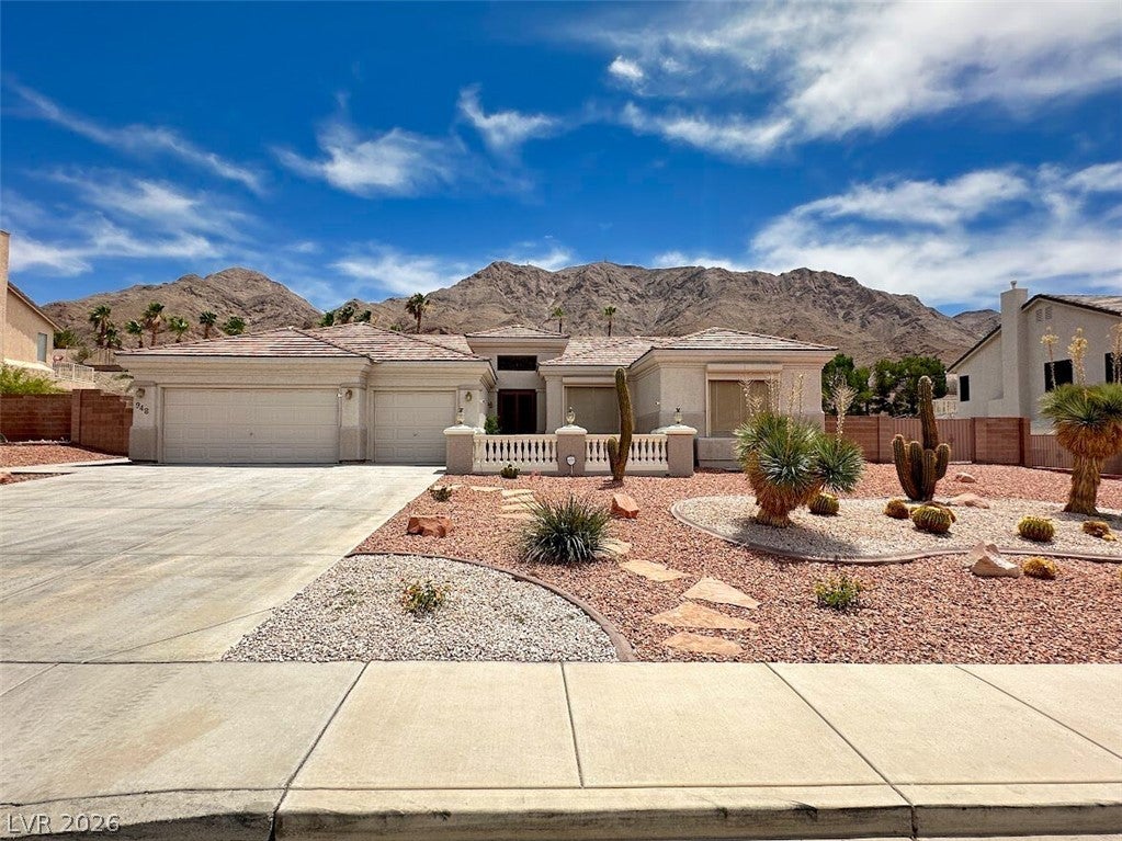 948 Sugar Spring Dr, Las Vegas, NV 89110