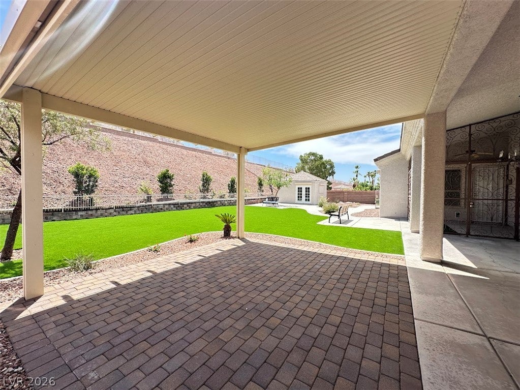 948 Sugar Spring Dr, Las Vegas, NV 89110 photo