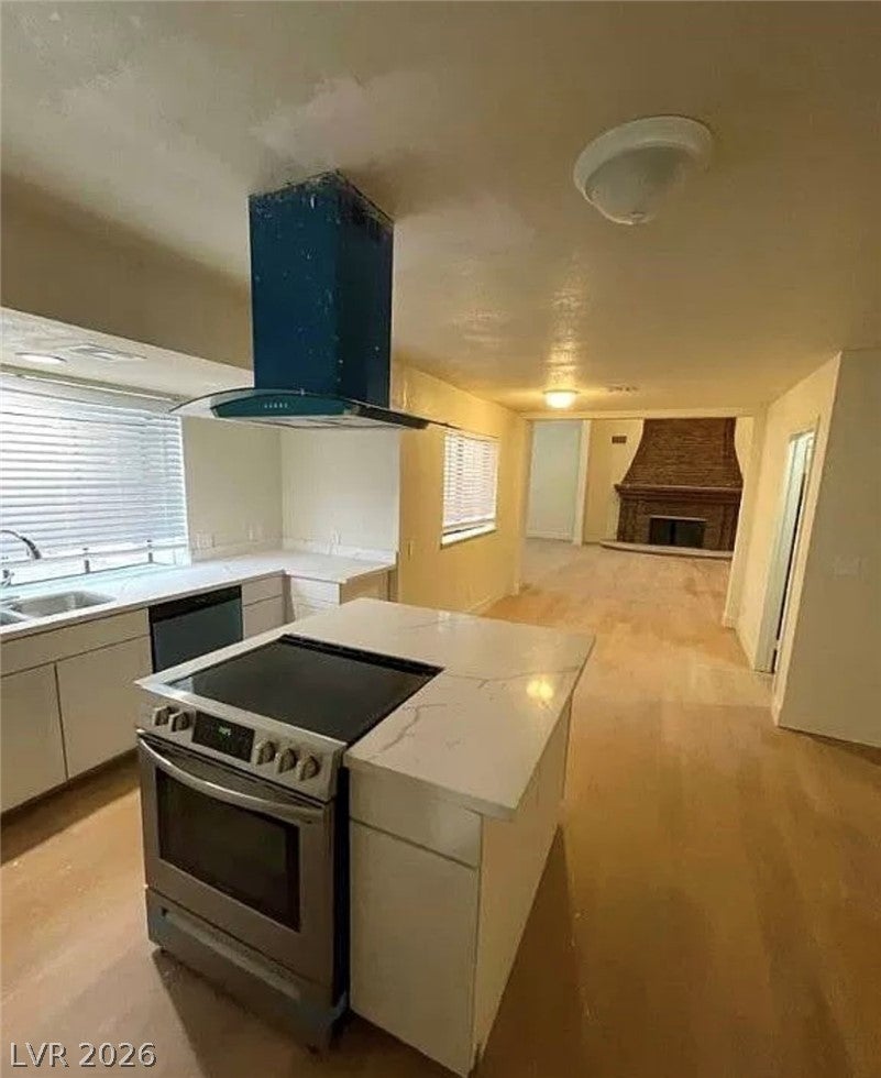 7664 Angel Crest Cir, Las Vegas, NV 89117 photo