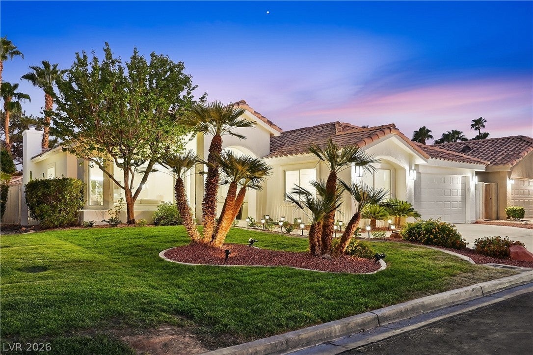 1612 Hidden Spring Dr, Las Vegas, NV 89117 photo