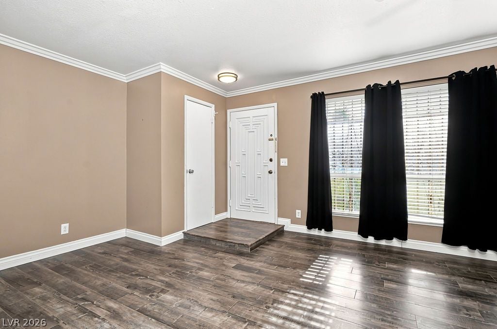 3768 Pilgrim St, Las Vegas, NV 89121 photo