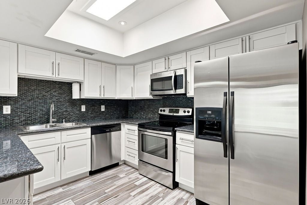3768 Pilgrim St, Las Vegas, NV 89121 photo