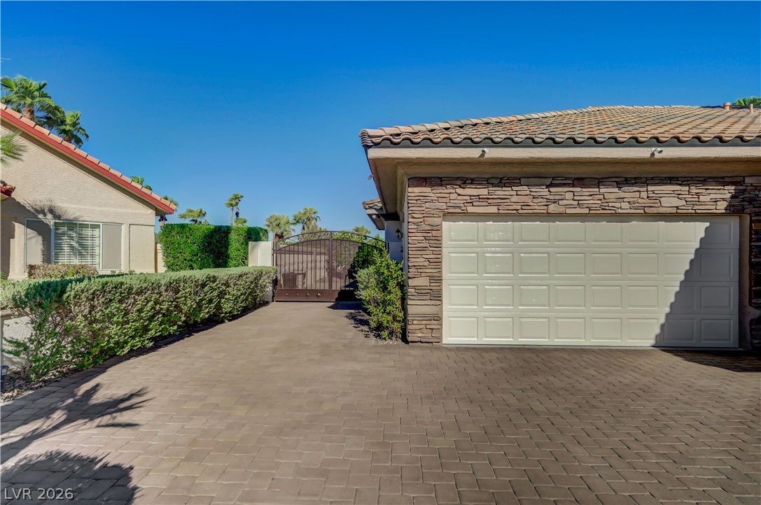 2030 Marina Bay Ct, Las Vegas, NV 89117 photo