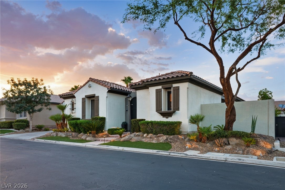 10820 Woodstream Ct, Las Vegas, NV 89135 photo