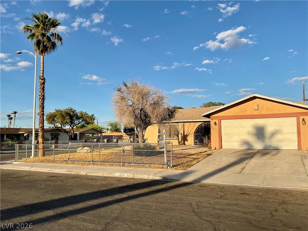 1312 N North St, Las Vegas, NV 89106 photo