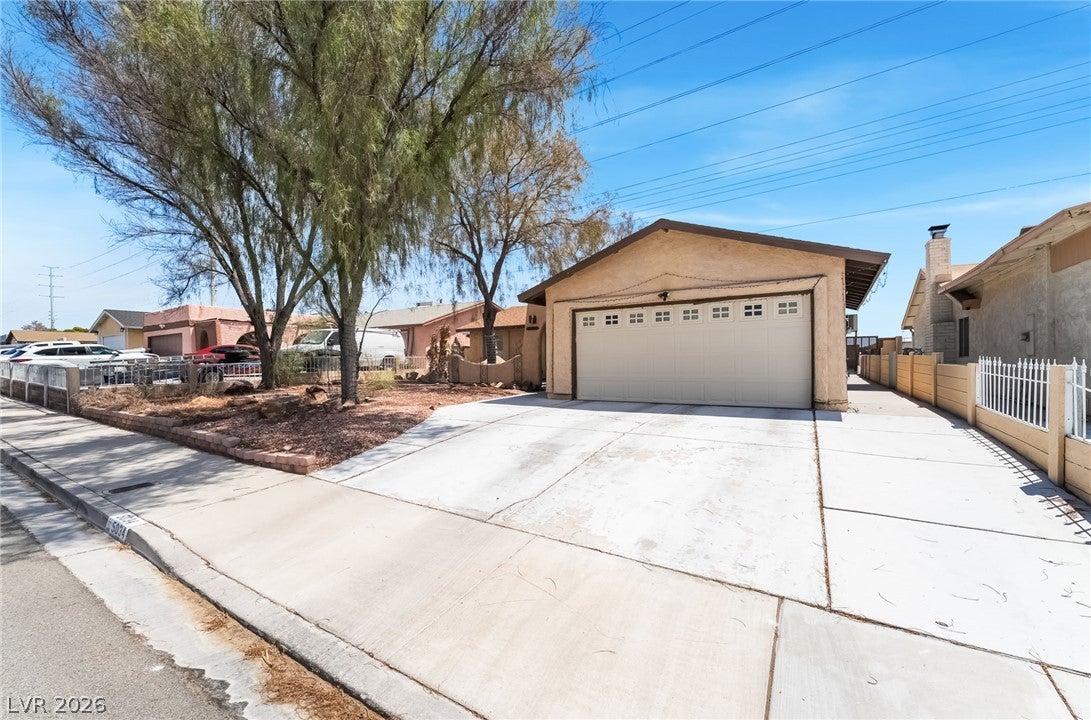 5034 Rappahanock St, Las Vegas, NV 89122 photo