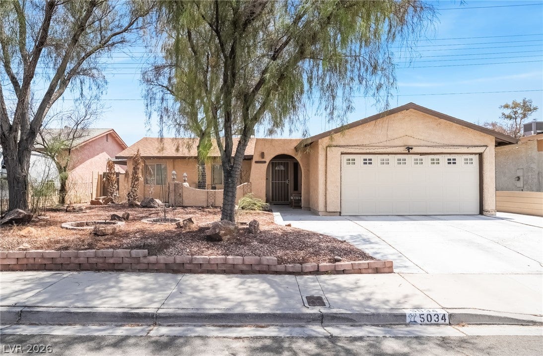 5034 Rappahanock St, Las Vegas, NV 89122 photo