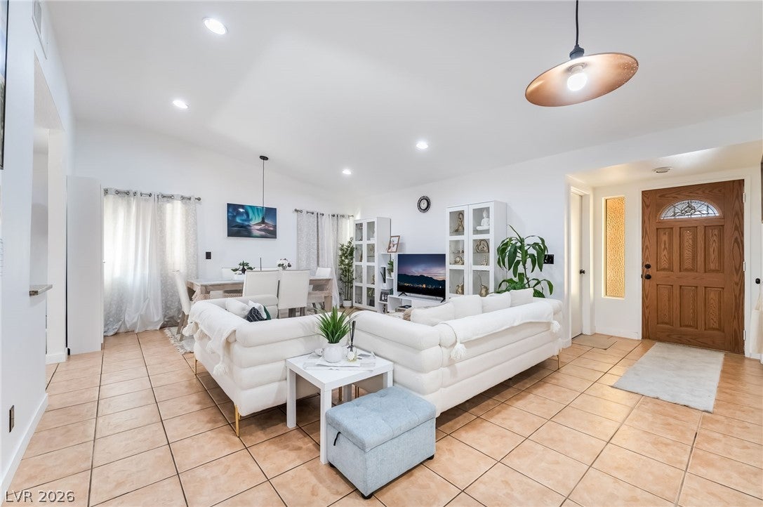 5034 Rappahanock St, Las Vegas, NV 89122 photo