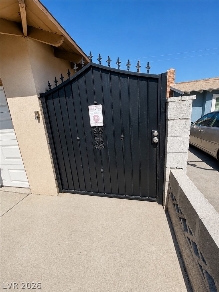 2105 El Greco St, Las Vegas, NV 89102 photo