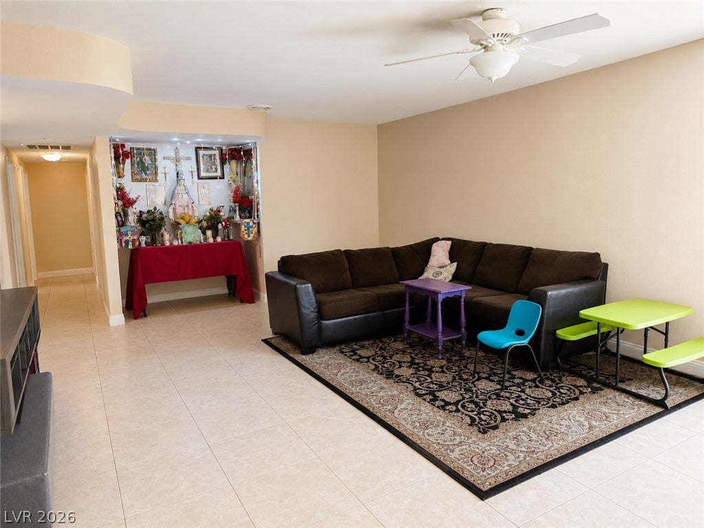 2105 El Greco St, Las Vegas, NV 89102 photo