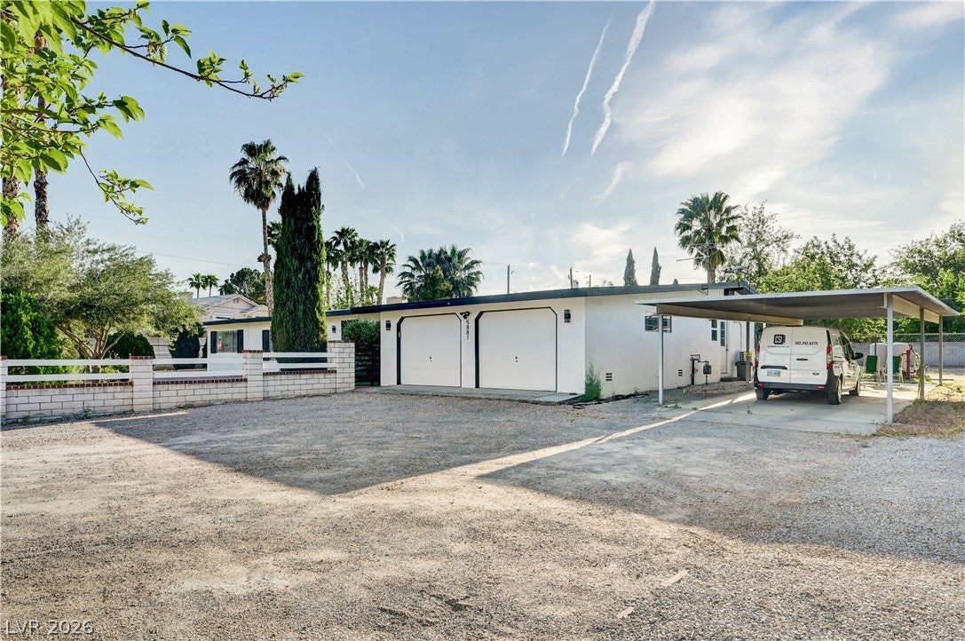 5881 Sandhill Rd, Las Vegas, NV 89120